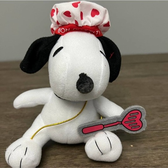 Snoopy Bon Appetit Chef Hat w Hearts Plush - Picture 1 of 5